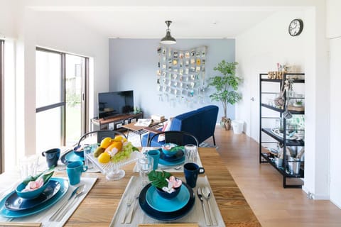 TV and multimedia, Kitchen or kitchenette, Living room, Dining area