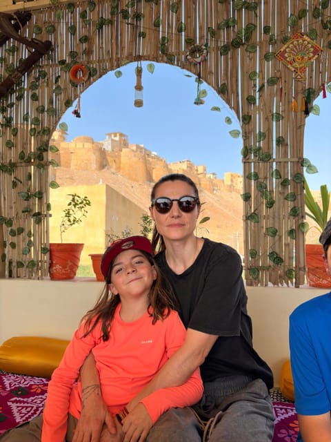 Restaurant/places to eat, Guests, Landmark view, children