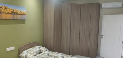 Minute walk to the sea Apartment in Malta