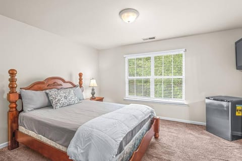 Charming MultiLevel 4 bedroom Townhouse Apartment in Atlanta