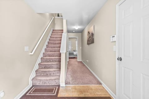 Charming MultiLevel 4 bedroom Townhouse Apartment in Atlanta