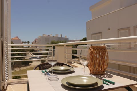 Day, View (from property/room), Balcony/Terrace, Dining area