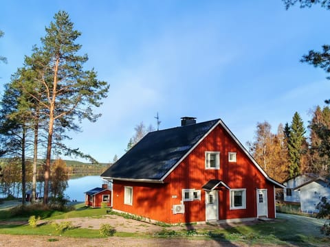 Villa Haaveranta - Private Villa by the lake Apartment in Rovaniemi