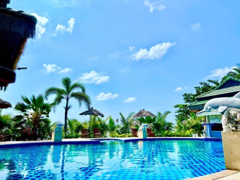 Day, Garden, Pool view, Swimming pool, sunbed
