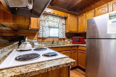 R&R Retreat House in Sevier County