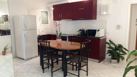 Flor de Mayo,Apt in Alimos near the sea Apartment in Alimos