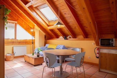 Communal lounge/ TV room, Living room, Dining area