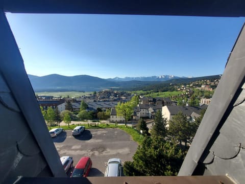 Natural landscape, City view, Mountain view, Parking