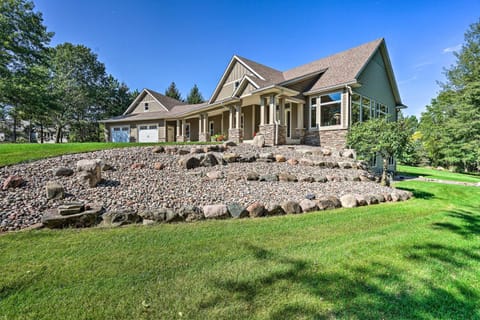 Tranquil Lake Elmo Farmhouse Hiking Nearby! House in Lake Elmo