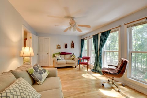 Peaceful Lake Hartwell Gem with Boat Dock House in Lake Hartwell