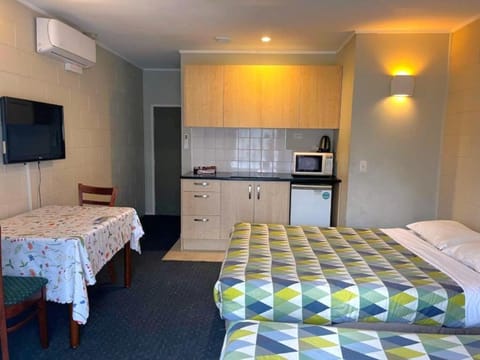Takanini Park Motor Lodge Motel in Auckland