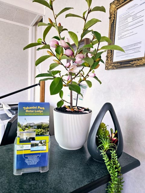 Takanini Park Motor Lodge Motel in Auckland