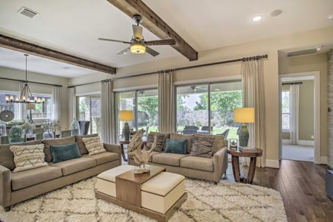 Family-Friendly Brookshire Home with Game Room! House in Katy