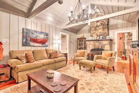 Waterfront Home with Boat Dock on Mirror Lake! House in Highlands