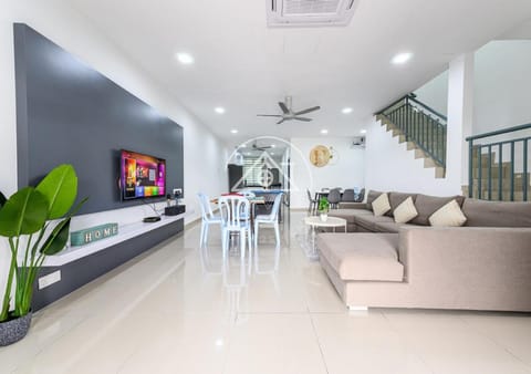 TV and multimedia, Living room, Seating area