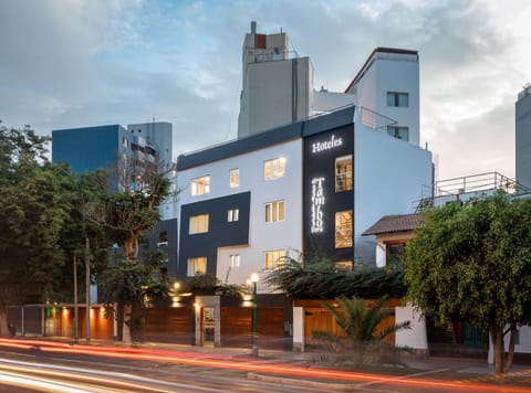 Property building, Facade/entrance, Family, Family, Family