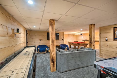 Charming Retreat about 1 Mi to Ossipee Lake Marina! House in Freedom