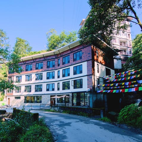 Facade/entrance