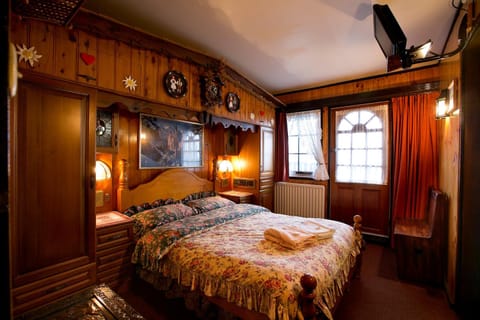 Day, Photo of the whole room