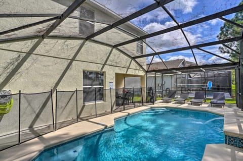 Southern Dunes Golf Home Pool and Covered Patio House in Haines City
