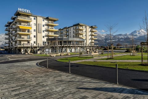 Facade/entrance, Children play ground, View (from property/room), Parking