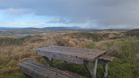Drop Anchor House, Spacious 3 bedroom apartment, fabulous sea views Apartment in County Mayo