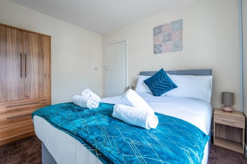 Bed, Photo of the whole room, Bedroom, towels, wardrobe