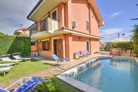 Activities, Garden, Balcony/Terrace, Swimming pool, Entertainment