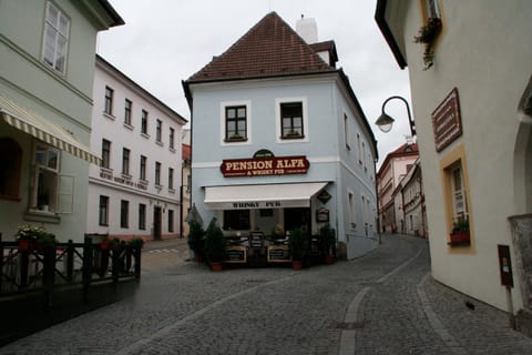 Facade/entrance, Balcony/Terrace, Lounge or bar