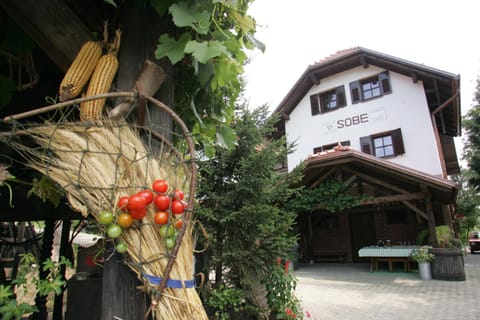 Property building, Location
