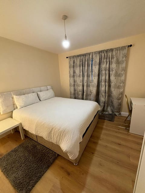 Shared House in Chakeshill Drive Bed and Breakfast in Bristol