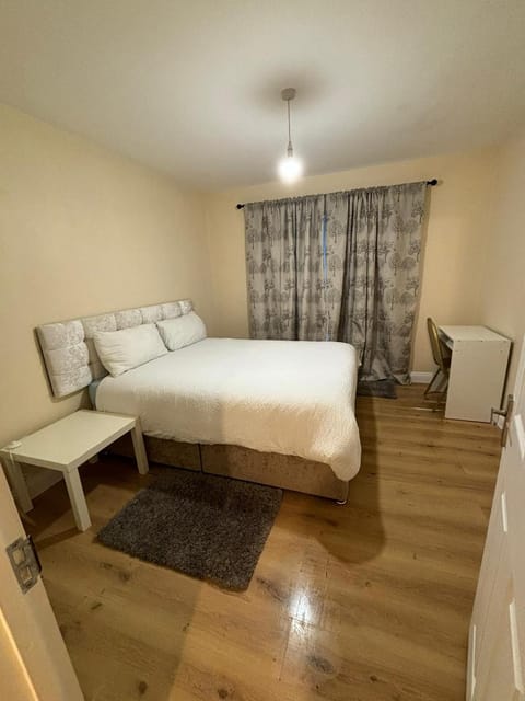 Shared House in Chakeshill Drive Bed and Breakfast in Bristol