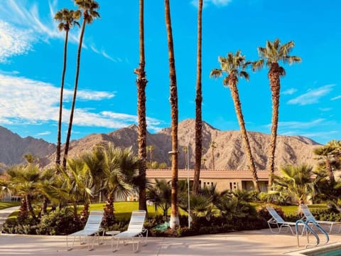 Tranquil & spacious, newly updated, great location House in Indian Wells