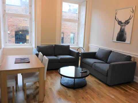 Beautiful 3 bed apt in the City Centre Apartment in Glasgow
