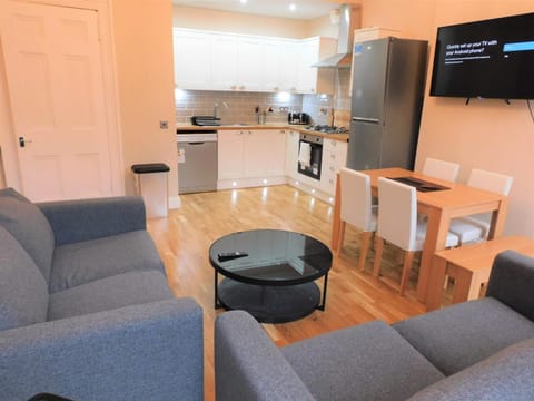 Beautiful 3 bed apt in the City Centre Apartment in Glasgow