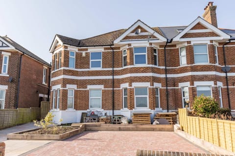 Park Lake View - Poole Park Lake Views Apartment in Poole