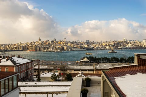 Balcony/Terrace, City view, Sea view