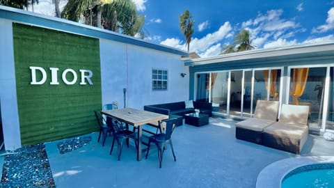 Luxury Pool Villa // 5BD 4BA Villa in Ives Estates