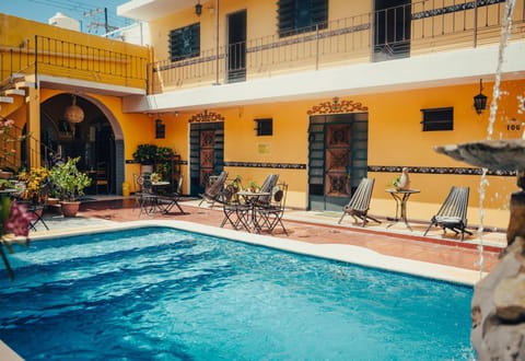 Swimming pool