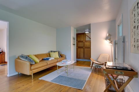 Woodstock Getaway with Hot Tub about 2 Mi to Dtwn! House in West Hurley