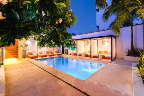 Property building, Patio, Night, Garden, Garden view, Pool view, Swimming pool, sunbed