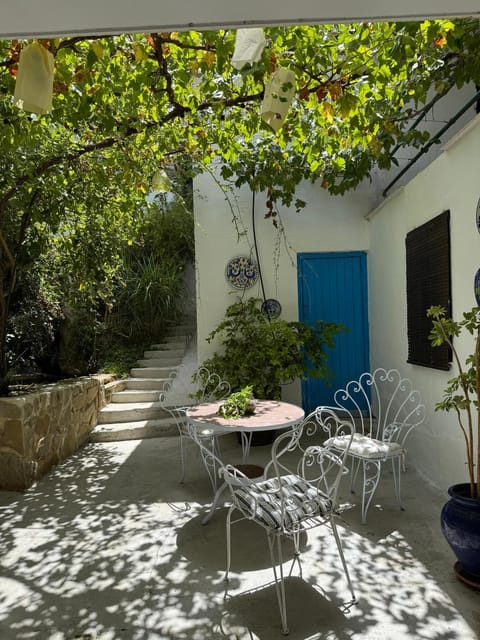 Patio, Spring, Day, Hot Tub, Balcony/Terrace, Dining area, Garden view