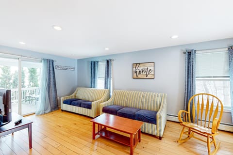 Cherry Valley Retreat House in Gilford