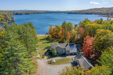 Lake Shore Drive House in Franklin