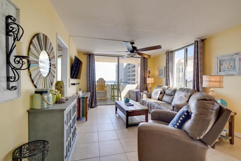 Pool Access Waterfront Hudson Condo! Apartment in Hudson