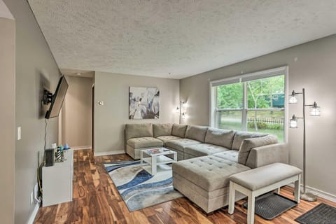 Charming Pentwater Home with Fire Pit and Yard! House in Wisconsin