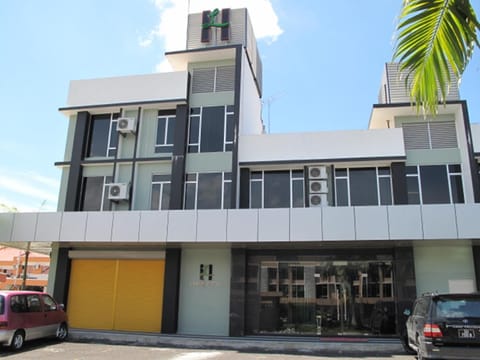 Facade/entrance