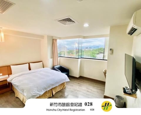 Bed, TV and multimedia, Bedroom, air conditioner