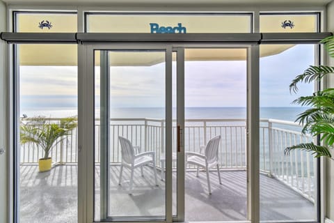 Luxury Oceanfront Condo in NMB with Resort Amenities Apartment in Myrtle Beach