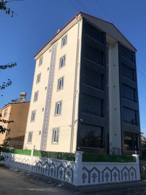 Property building, Day